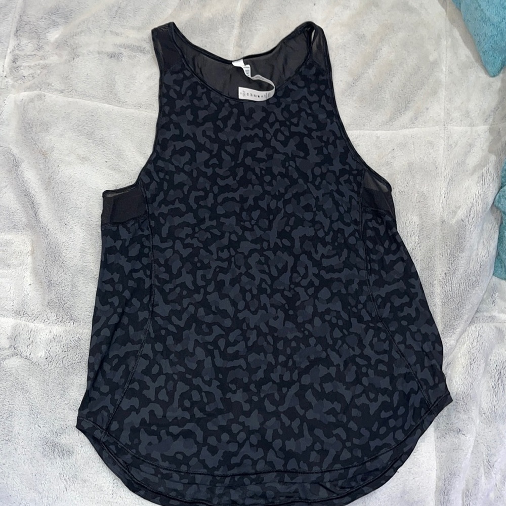 lulu lemon black camo sculpt tank, size 4
